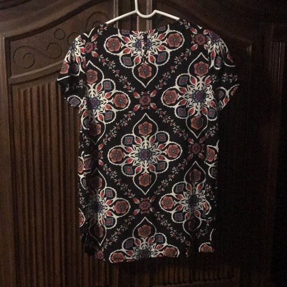 Aztec Designed Light & Airy Blouse - Picture 3 of 7